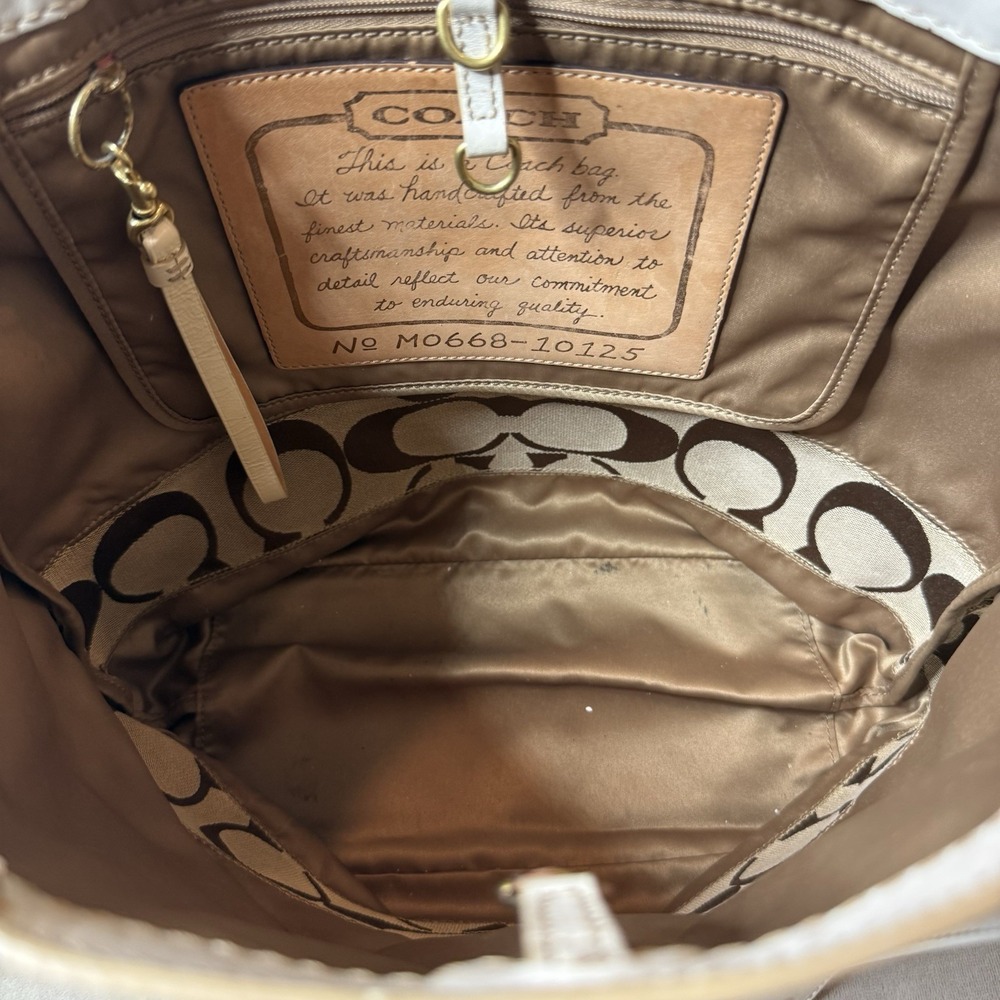 Coach Tote Bag Beige White Signature 10125 Beautiful Canvas with Keychains - Picture 5 of 9